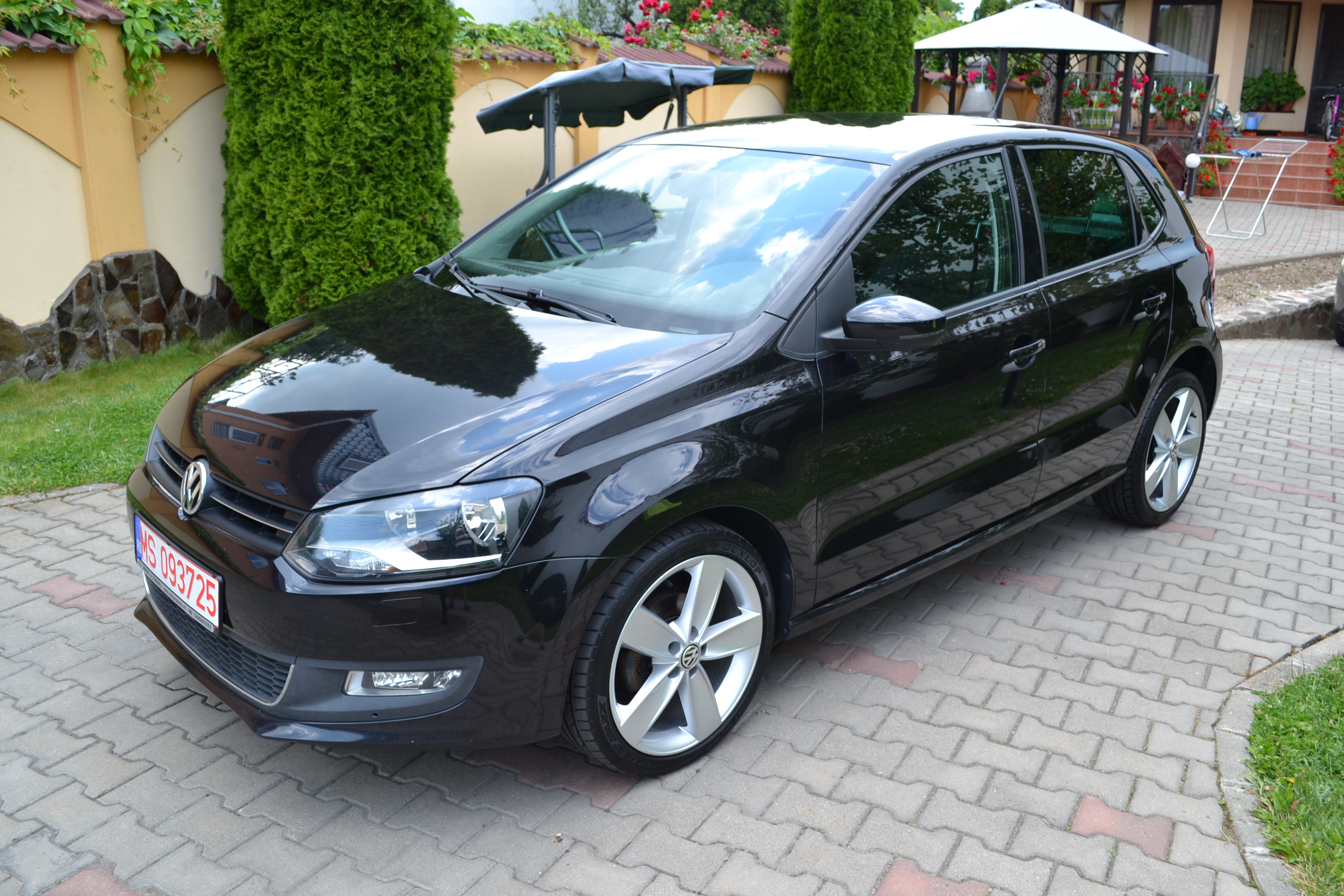 VW POLO 1.6TDI HIGLINE PIELE!!!CLIMATRONIC !!!JENTI!! SCAUNE INCALZITE !!! EURO5!!! VW POLO 1.6TDI HIGLINE PIELE!!!CLIMATRONIC !!!JENTI!! SCAUNE INCALZITE !!! EURO5!!!