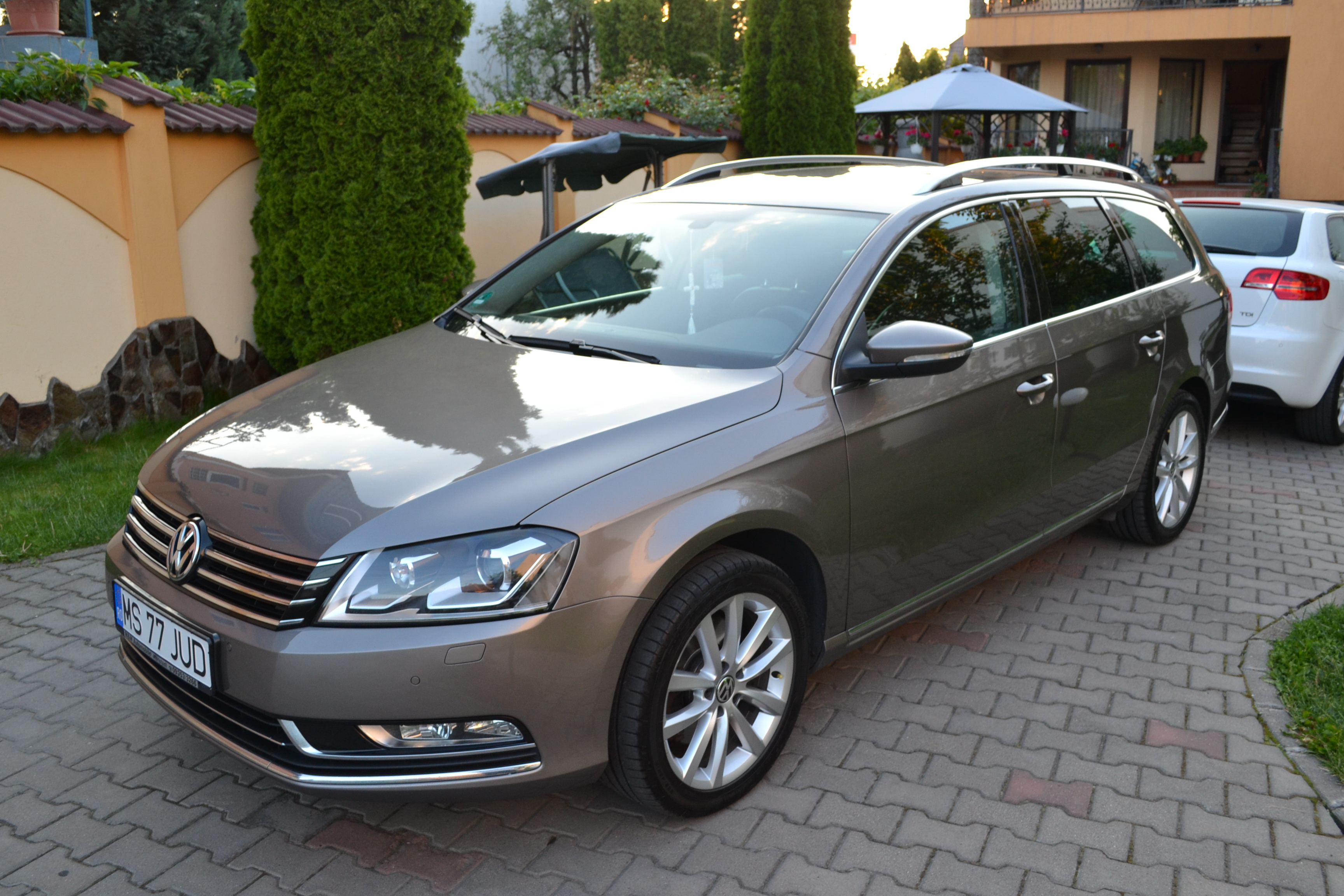 VW PASSAT 2.0TDI HIGLINE!!! PIELE!!CLIMATRONIC!!!BI-XENON!!!JENTI ALU!!! EURO5!!! VW PASSAT 2.0TDI HIGLINE!!! PIELE!!CLIMATRONIC!!!BI-XENON!!!JENTI ALU!!! EURO5!!!
