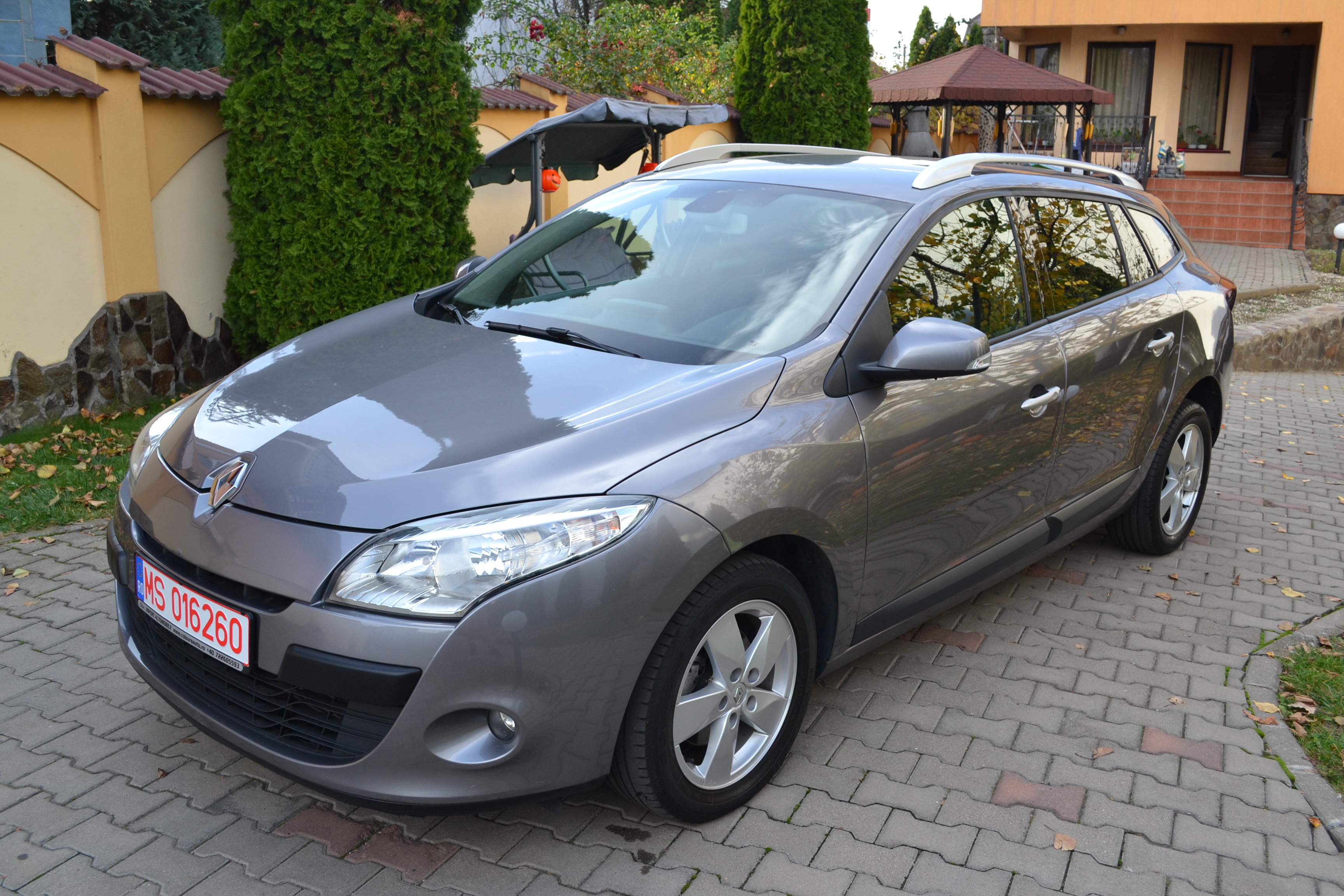 Renault MEGANE 1.5 dci DYNAMIQUE!!NAVIGATIE!!CLIMATRONIC!!JENTI ALU!!EURO5!! Renault MEGANE 1.5 dci DYNAMIQUE!!NAVIGATIE!!CLIMATRONIC!!JENTI ALU!!EURO5!!